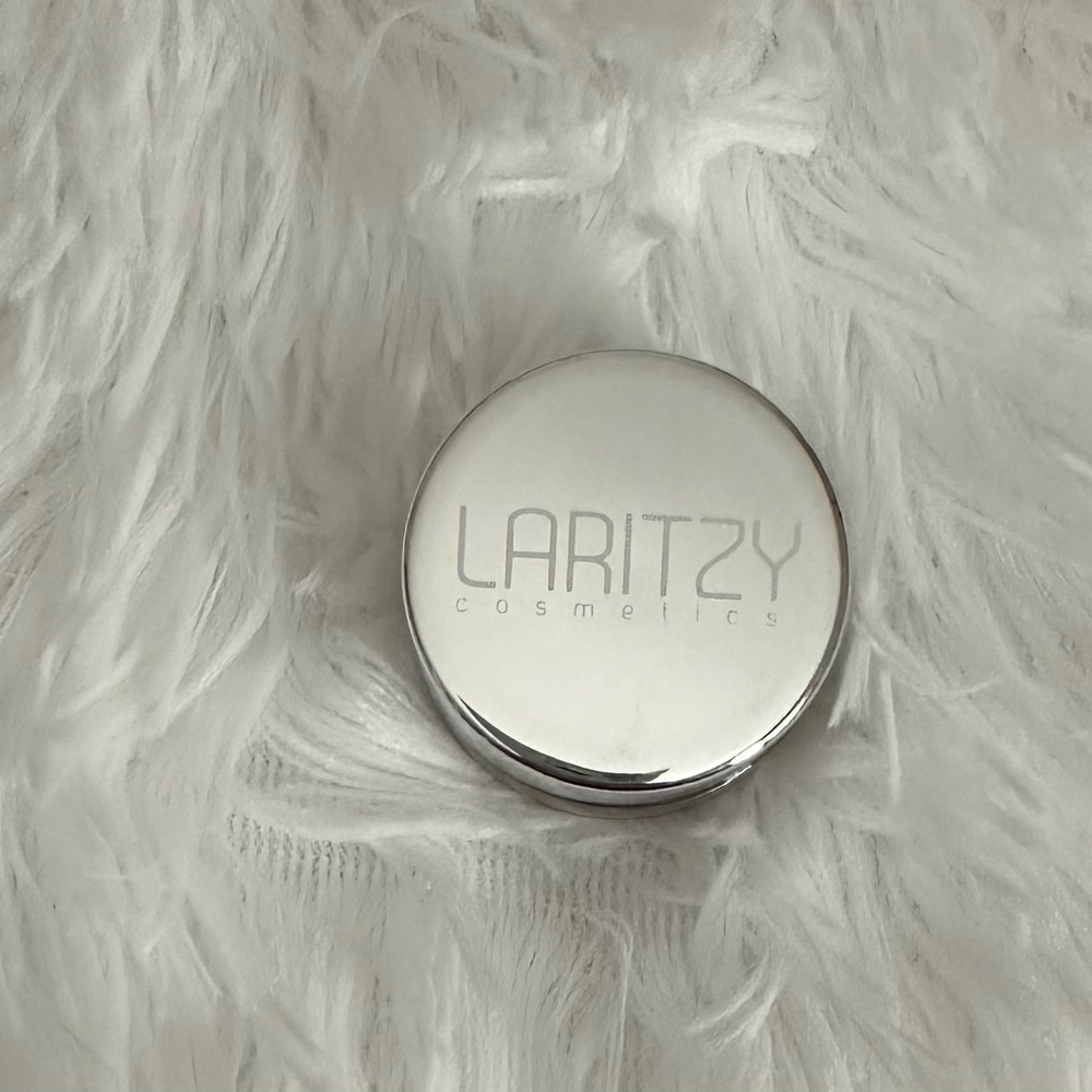 Laritzy - Picture 2 of 3